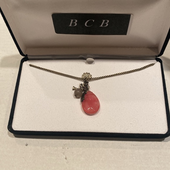 NIB Faux Pink Jade with Charms Necklace - Picture 3 of 4